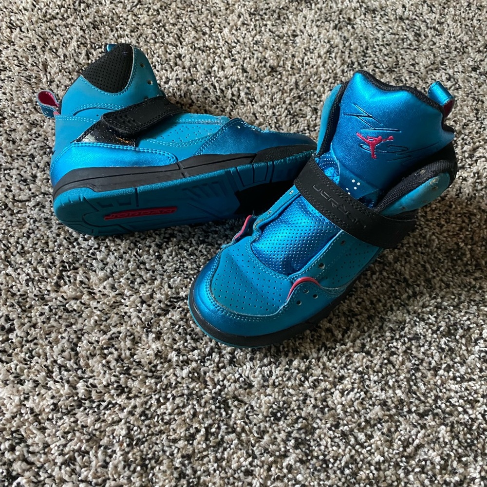 Jordan Flight girls retro sneakers- Please read description☺️